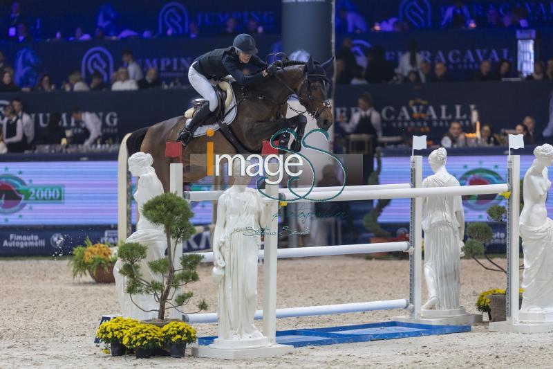 Andersson Petronella (SWE) riding Olympke van-t Merelsnest_Verona_20241109_SS358537.jpg